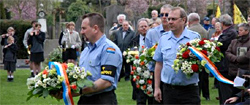 Bloemenhulde van Voorpost op de August Bormsherdenking